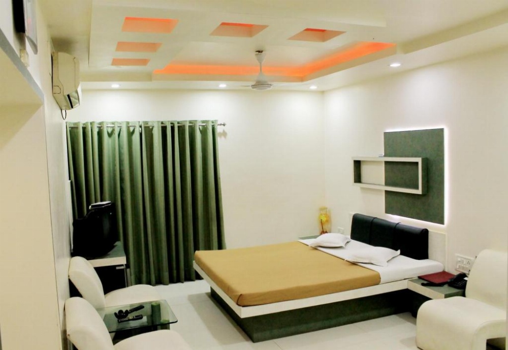 Hotel Kuber Porbandar Main image